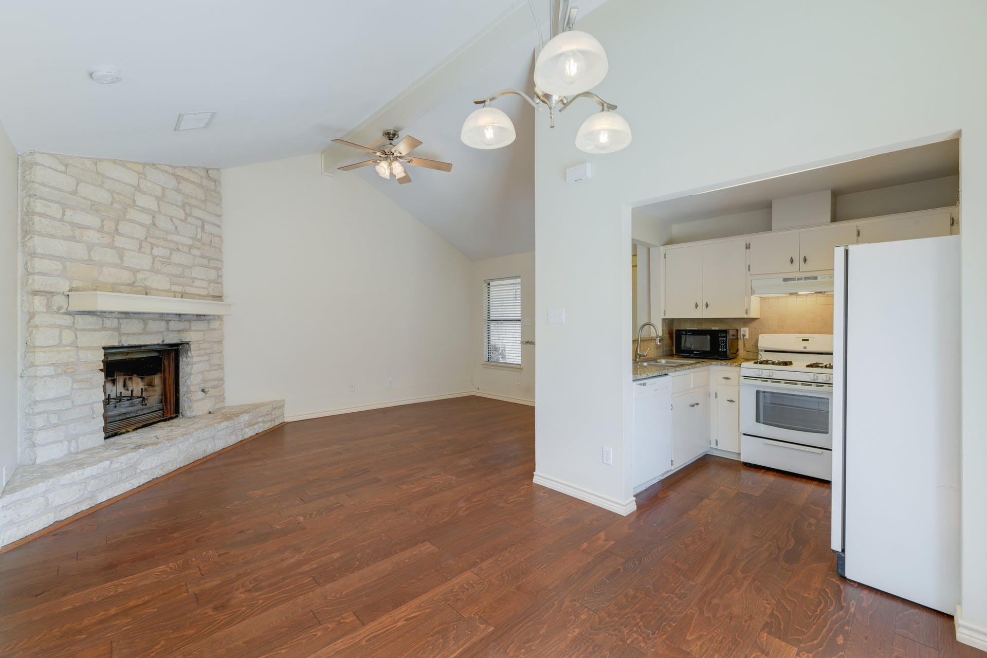 1802 Rawhide Dr #b Property Photo 2