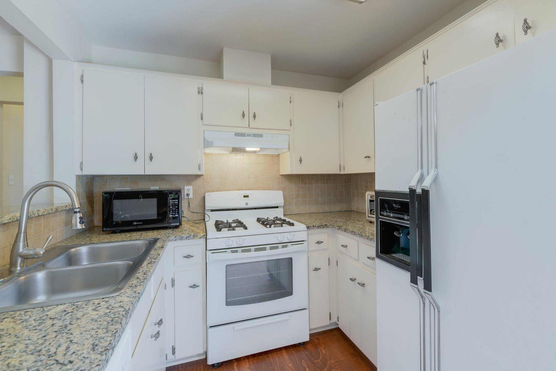 1802 Rawhide Dr #b Property Photo 5