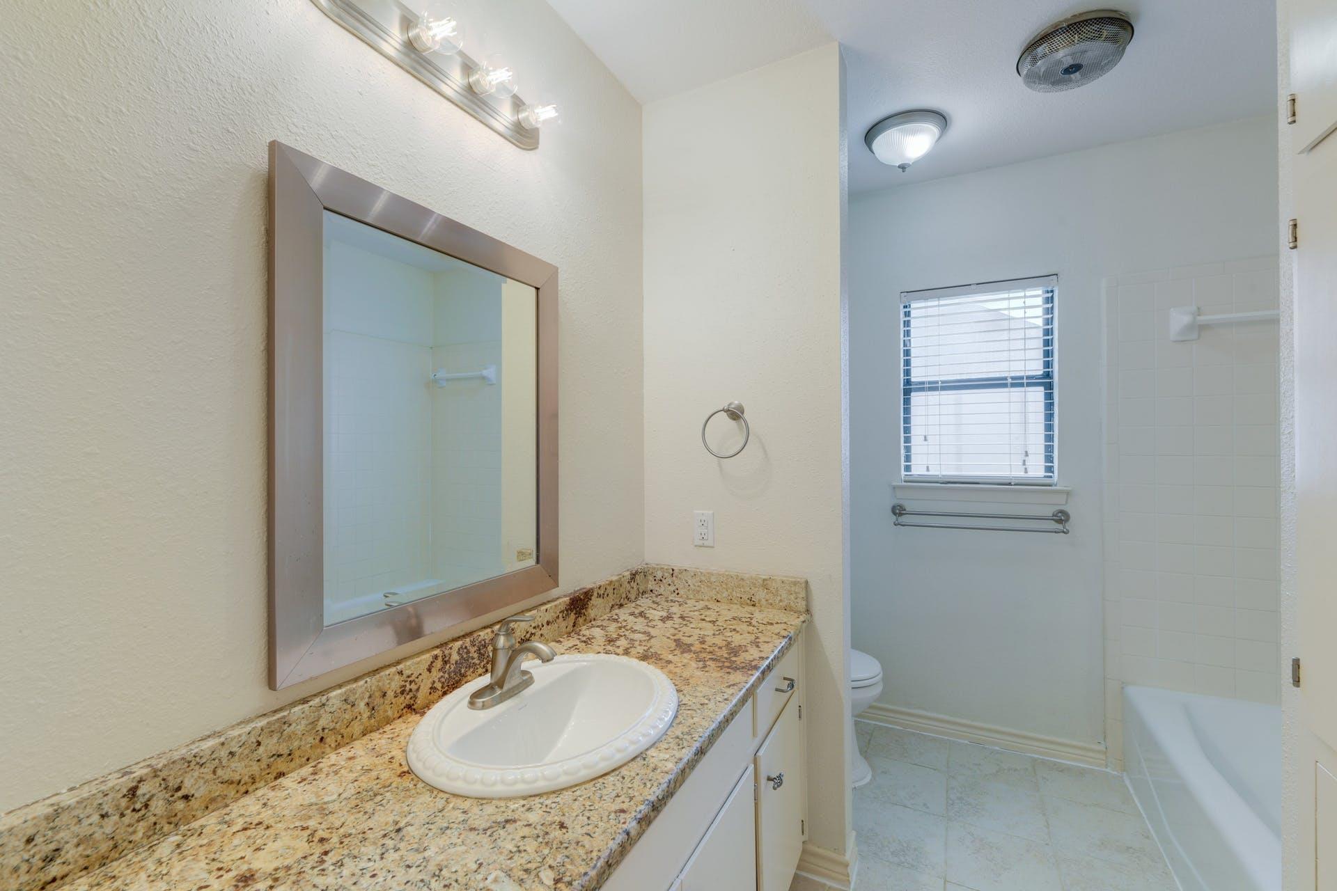 1802 Rawhide Dr #b Property Photo 15