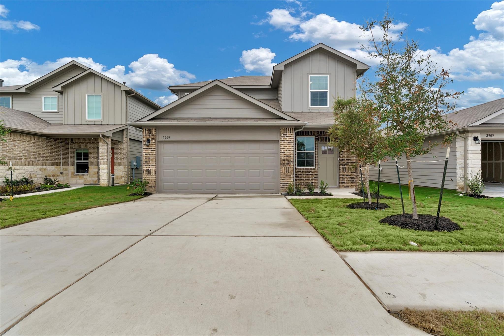 2909 Tweedy Trl Property Photo 2