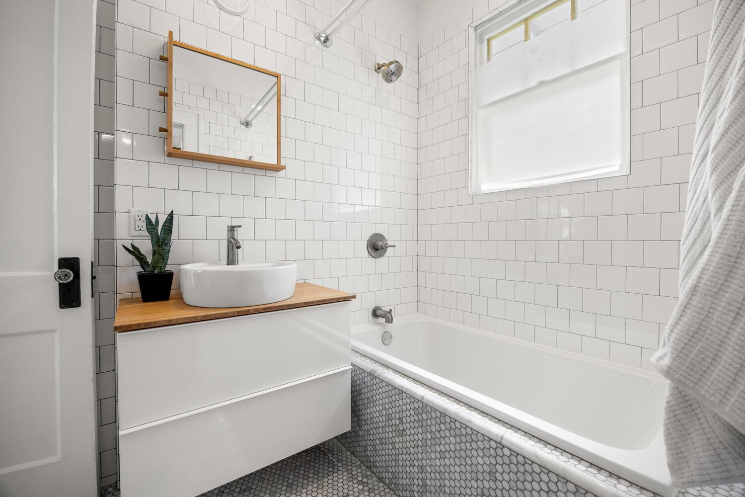 711 Patterson Ave Property Photo 6