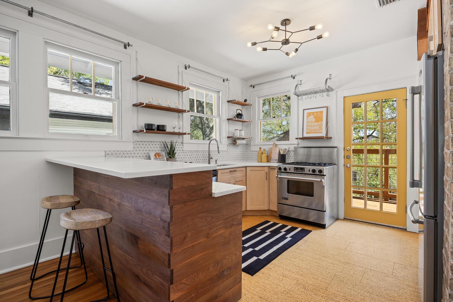 711 Patterson Ave Property Photo 11