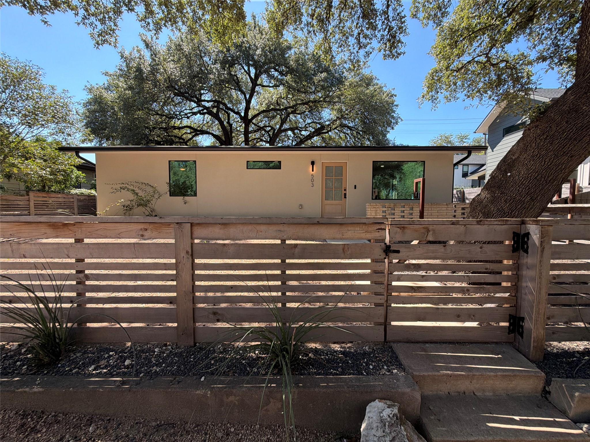 503 S Park Dr Property Photo 1