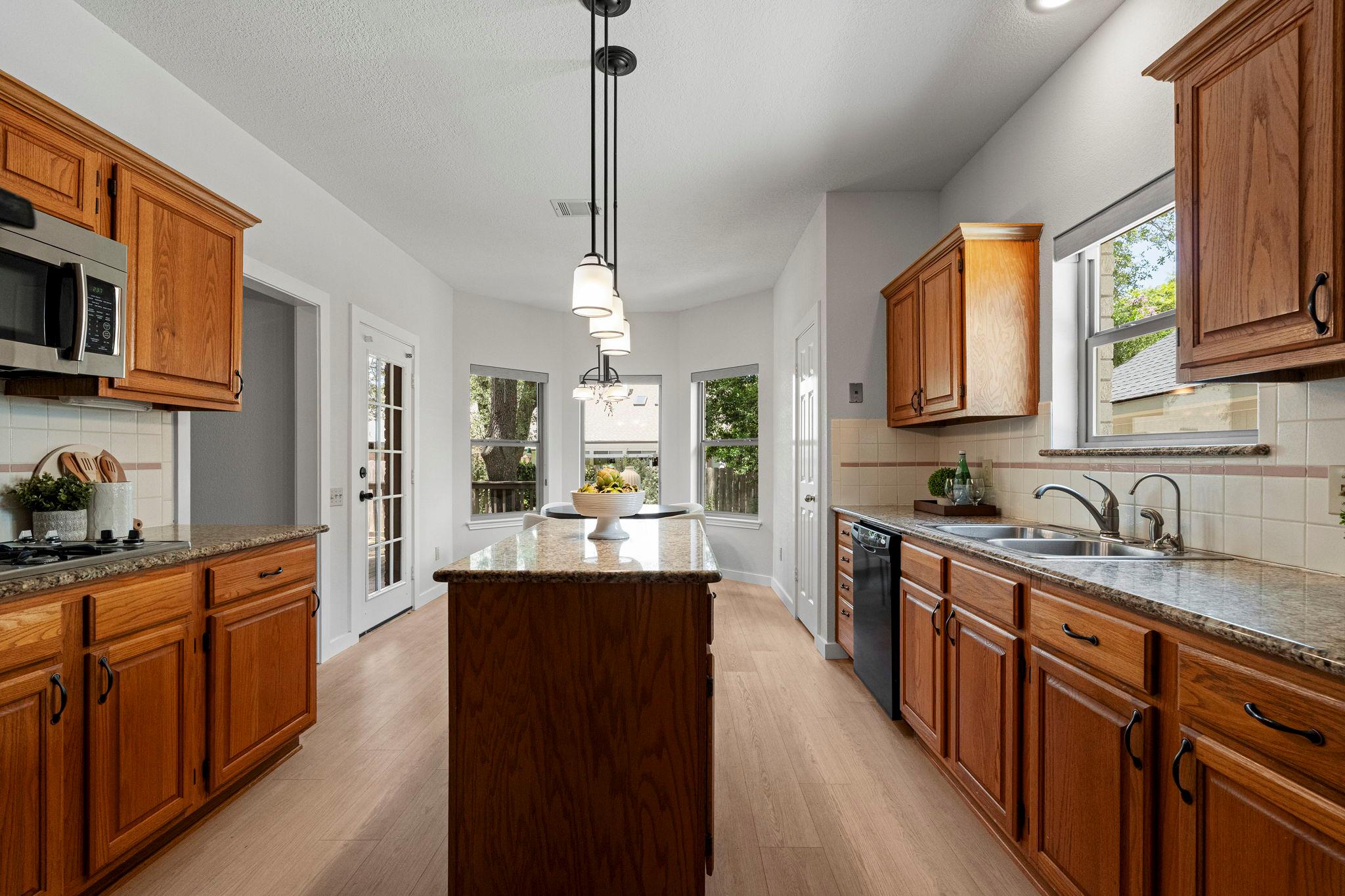 6304 Walebridge Ln Property Photo 16