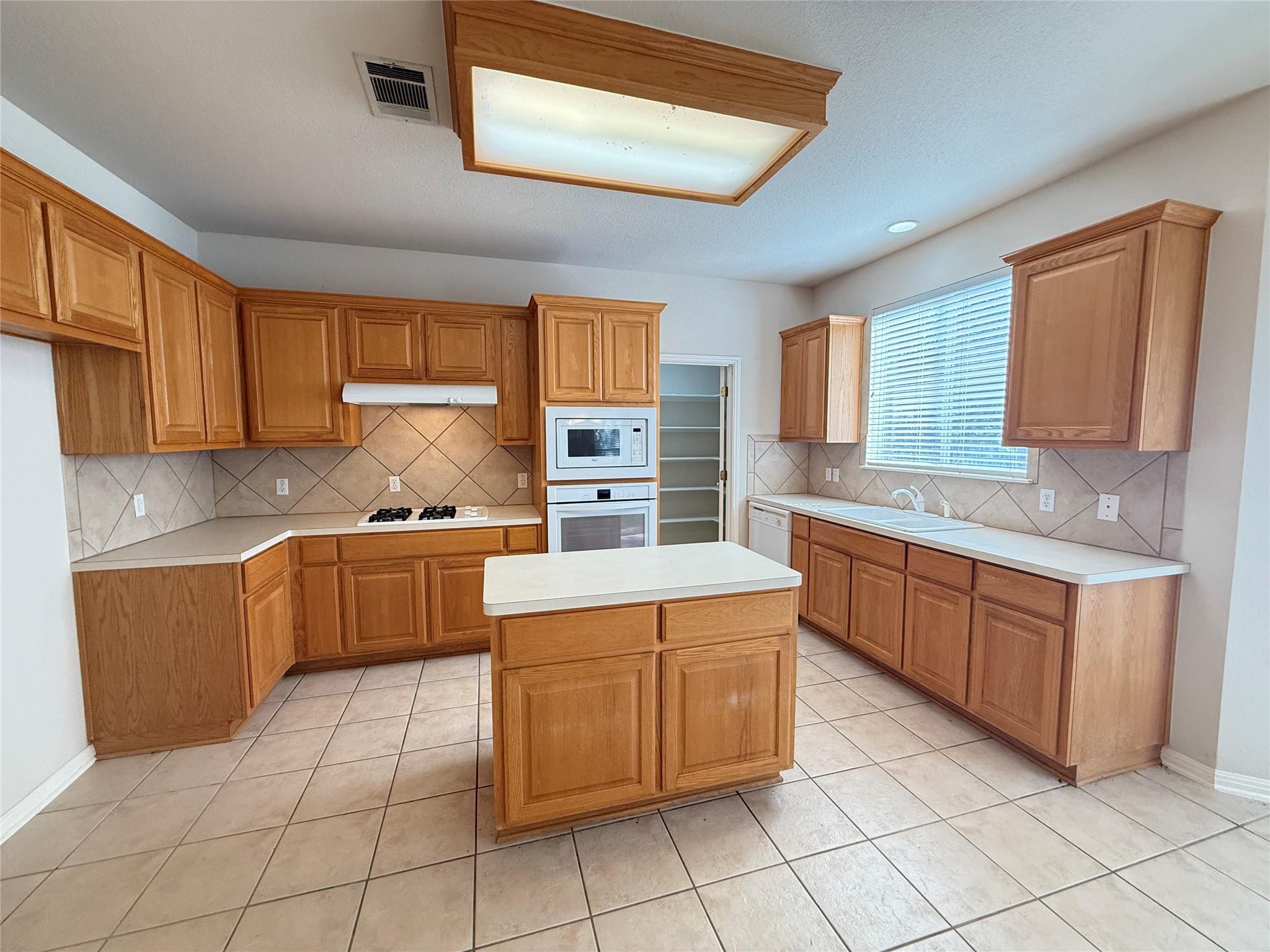 11129 Sandstone Trl Property Photo 13