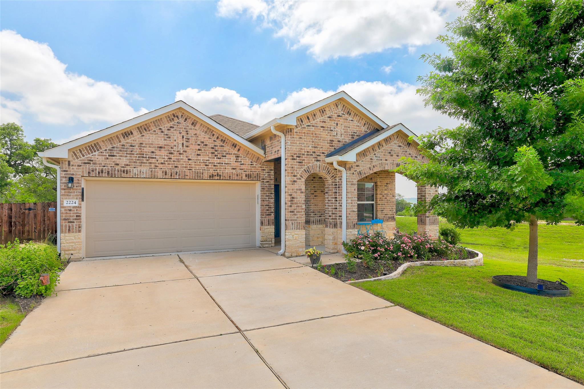 2224 Singletree Bnd Property Photo 1
