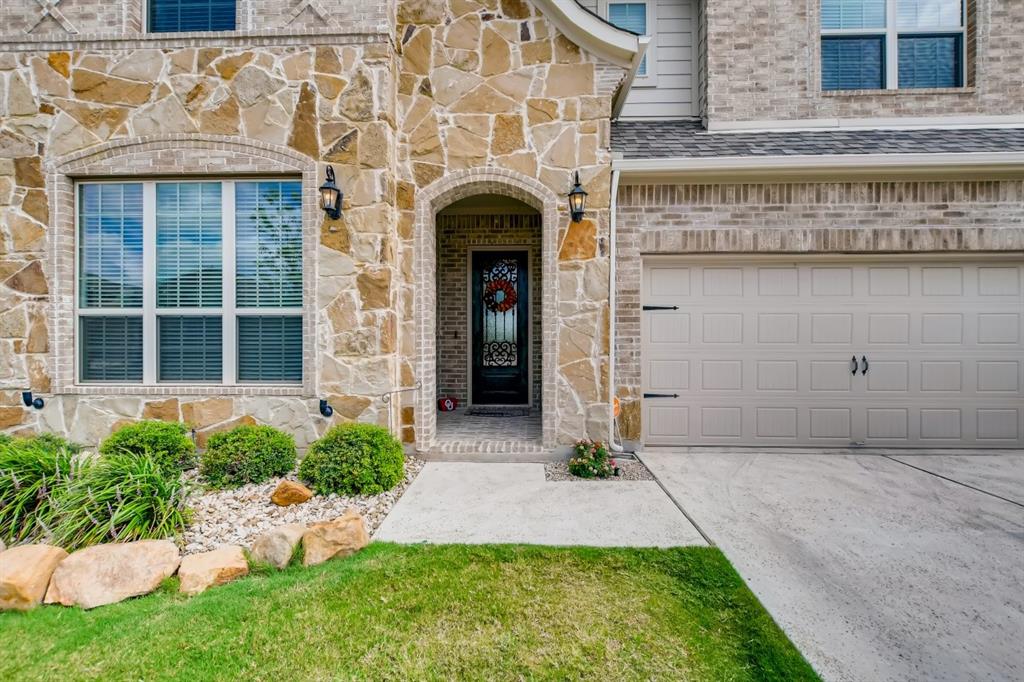 505 Mistflower Springs Dr Property Photo 3