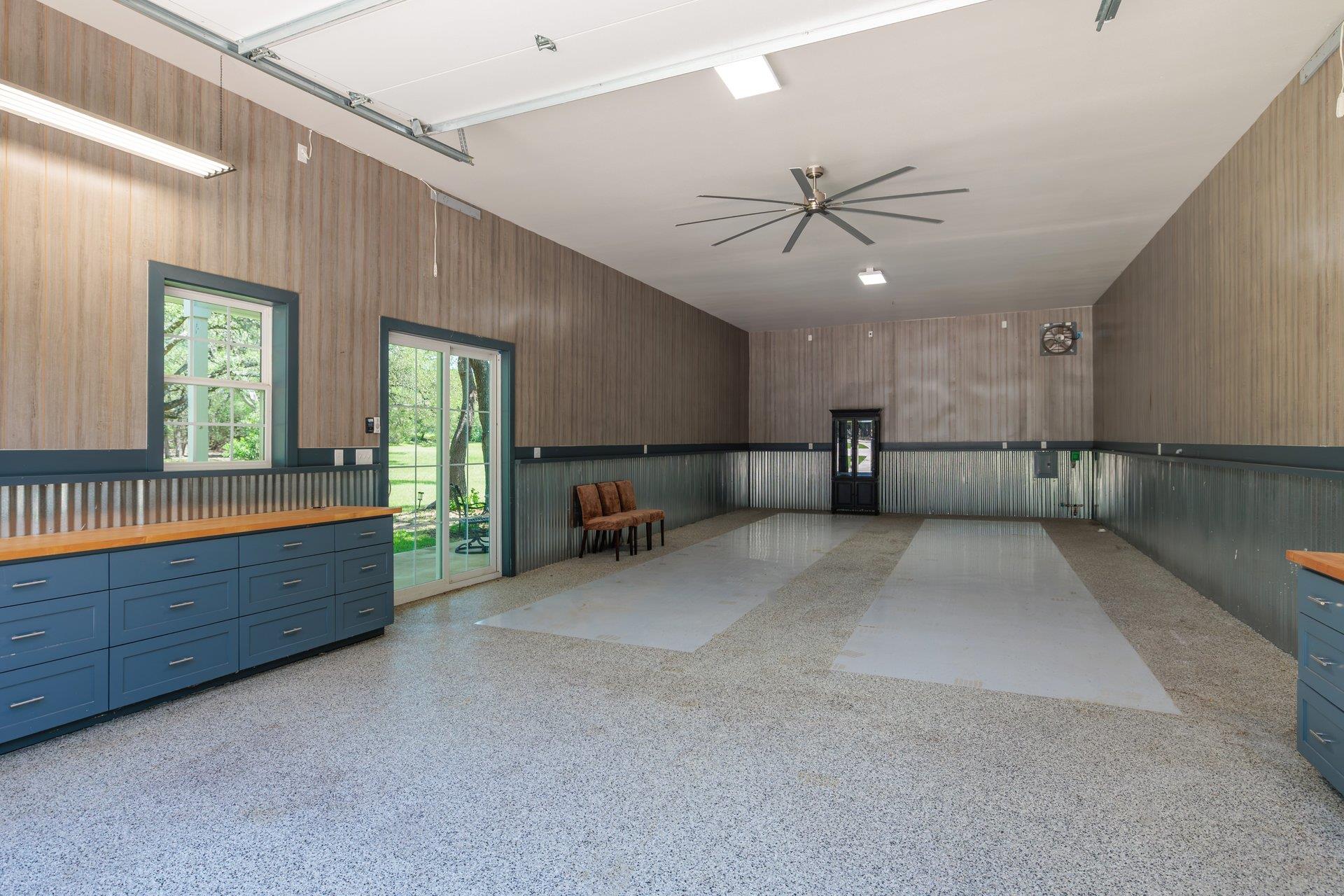 10229 Oliver Dr Property Photo 5