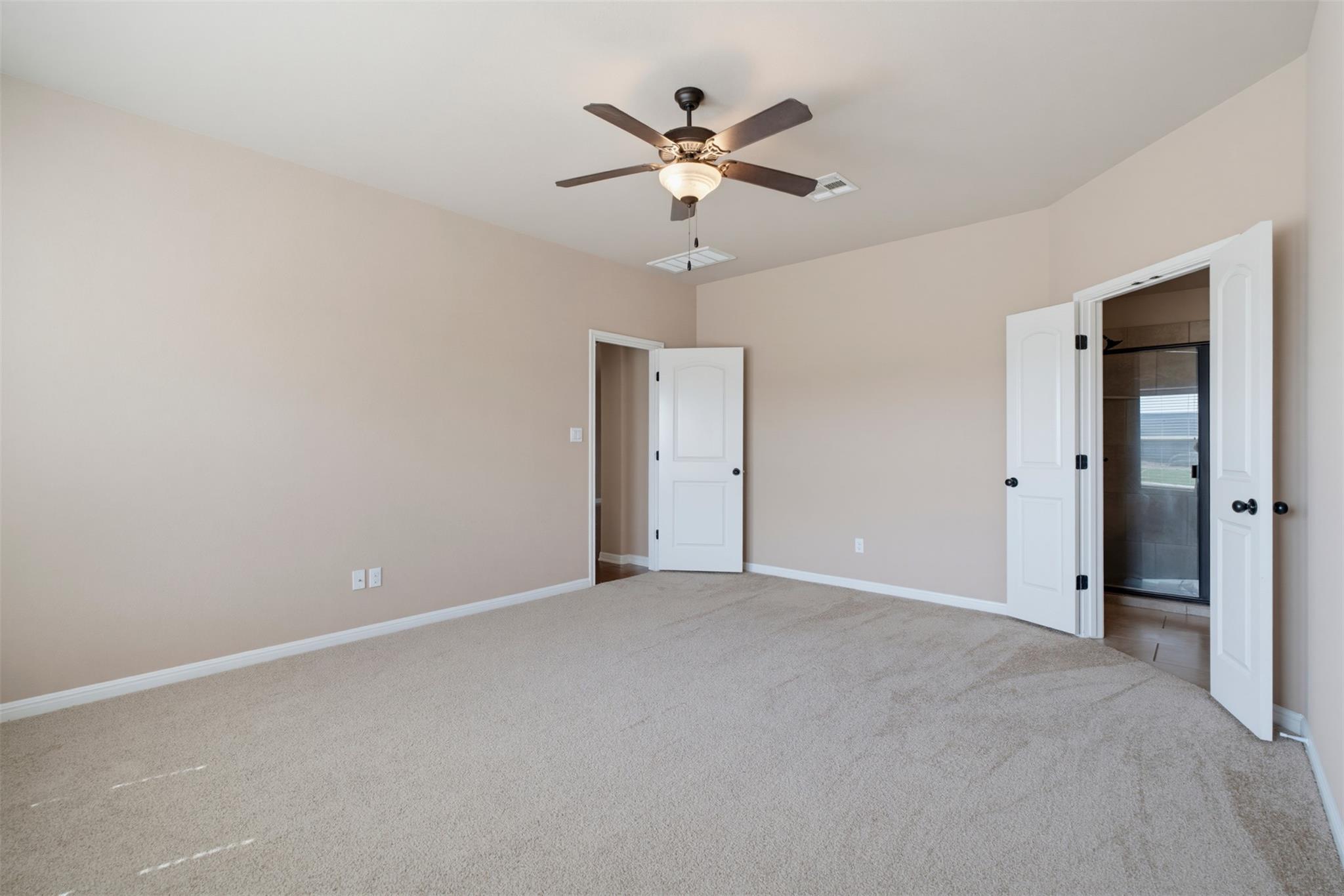 6033 Roma St Property Photo 14