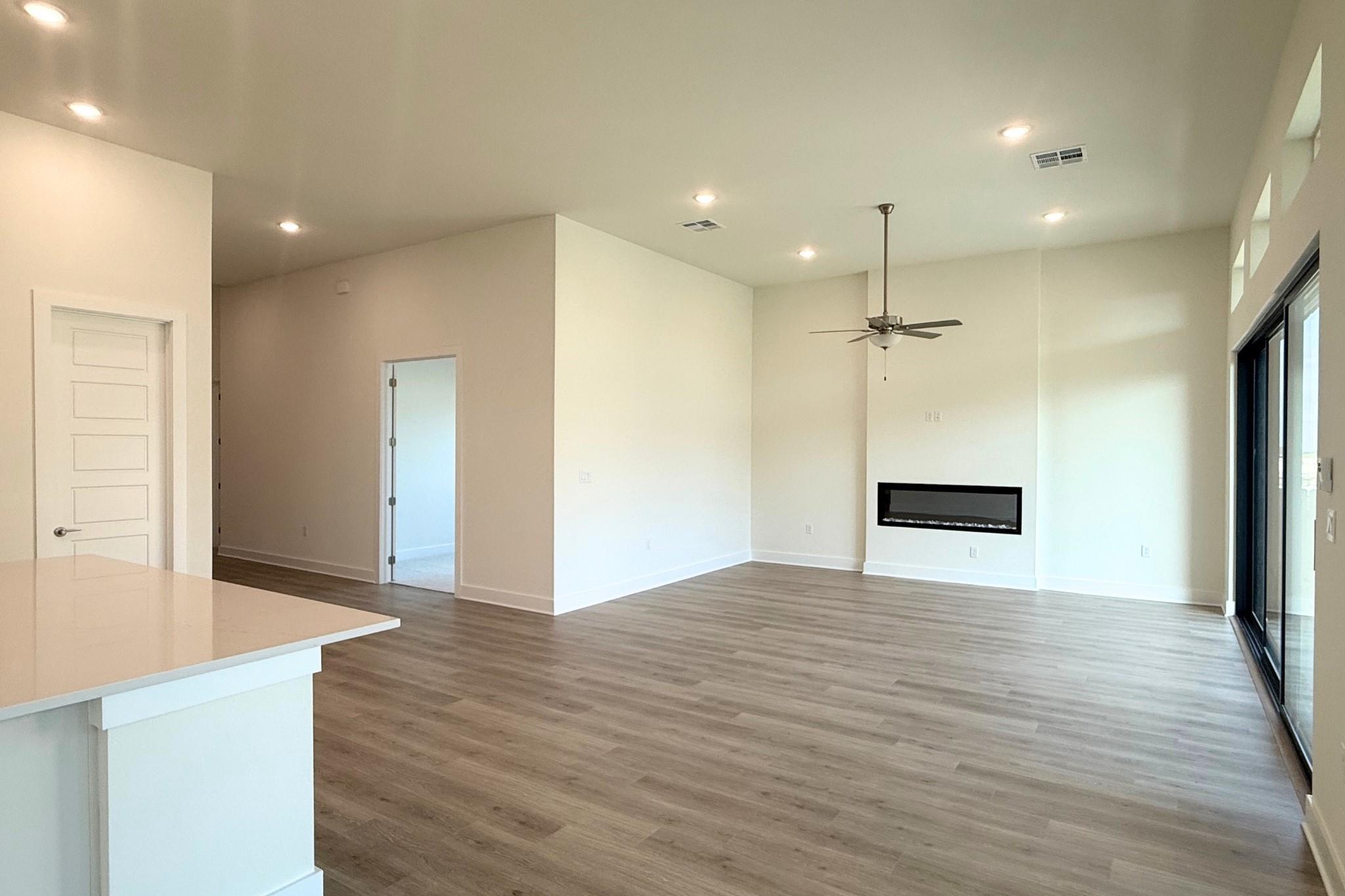 17313 Silverman Dr Property Photo 8