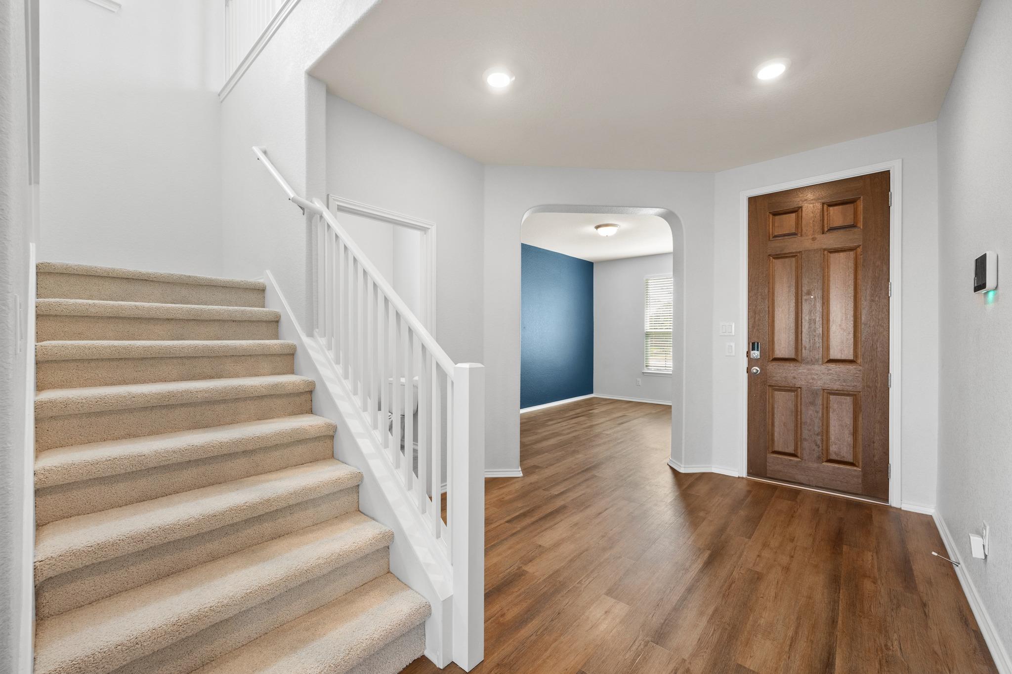 121 Kulmbacher Dr Property Photo 4