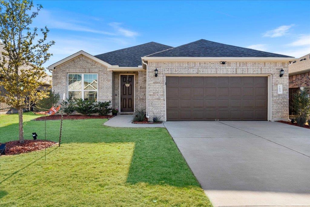 185 Slenderleaf Dr Property Photo 1