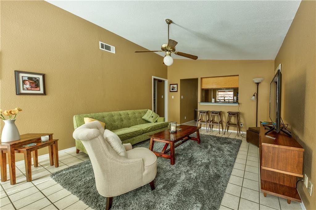 11902 Broad Oaks Dr Property Photo 3