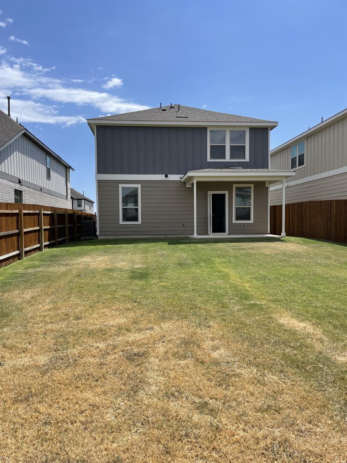 448 Pickrell Loop Property Photo 6