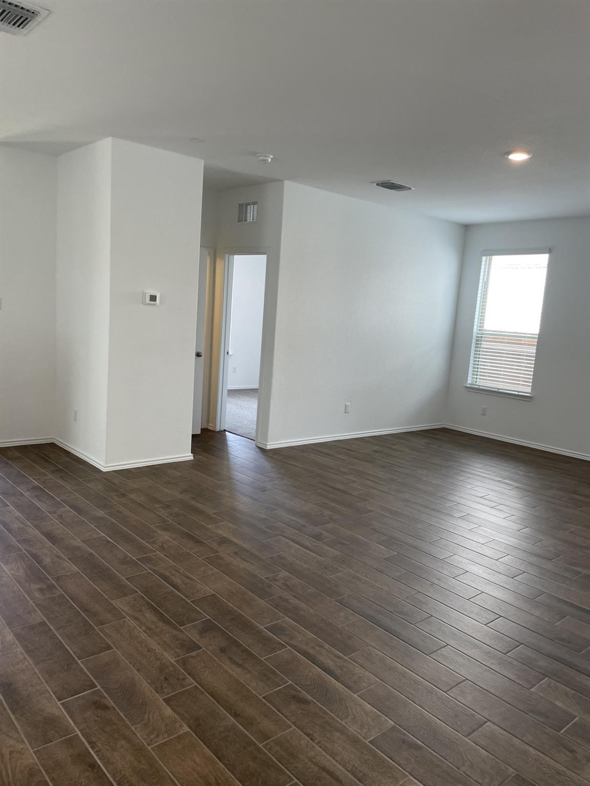 448 Pickrell Loop Property Photo 8
