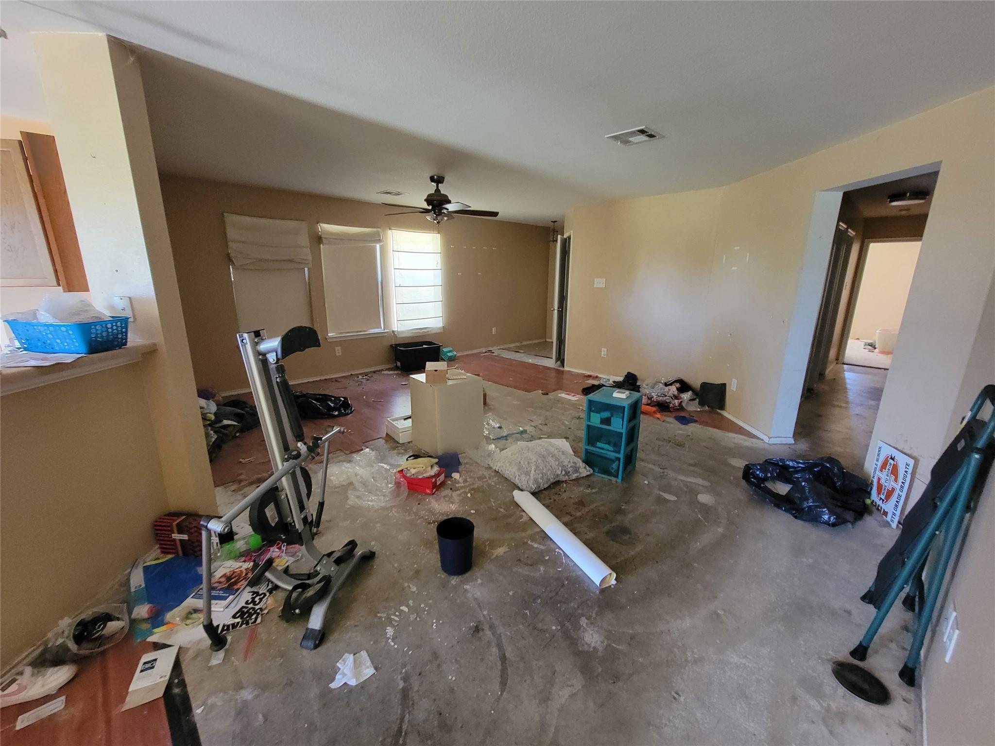 407 Saul St Property Photo 5