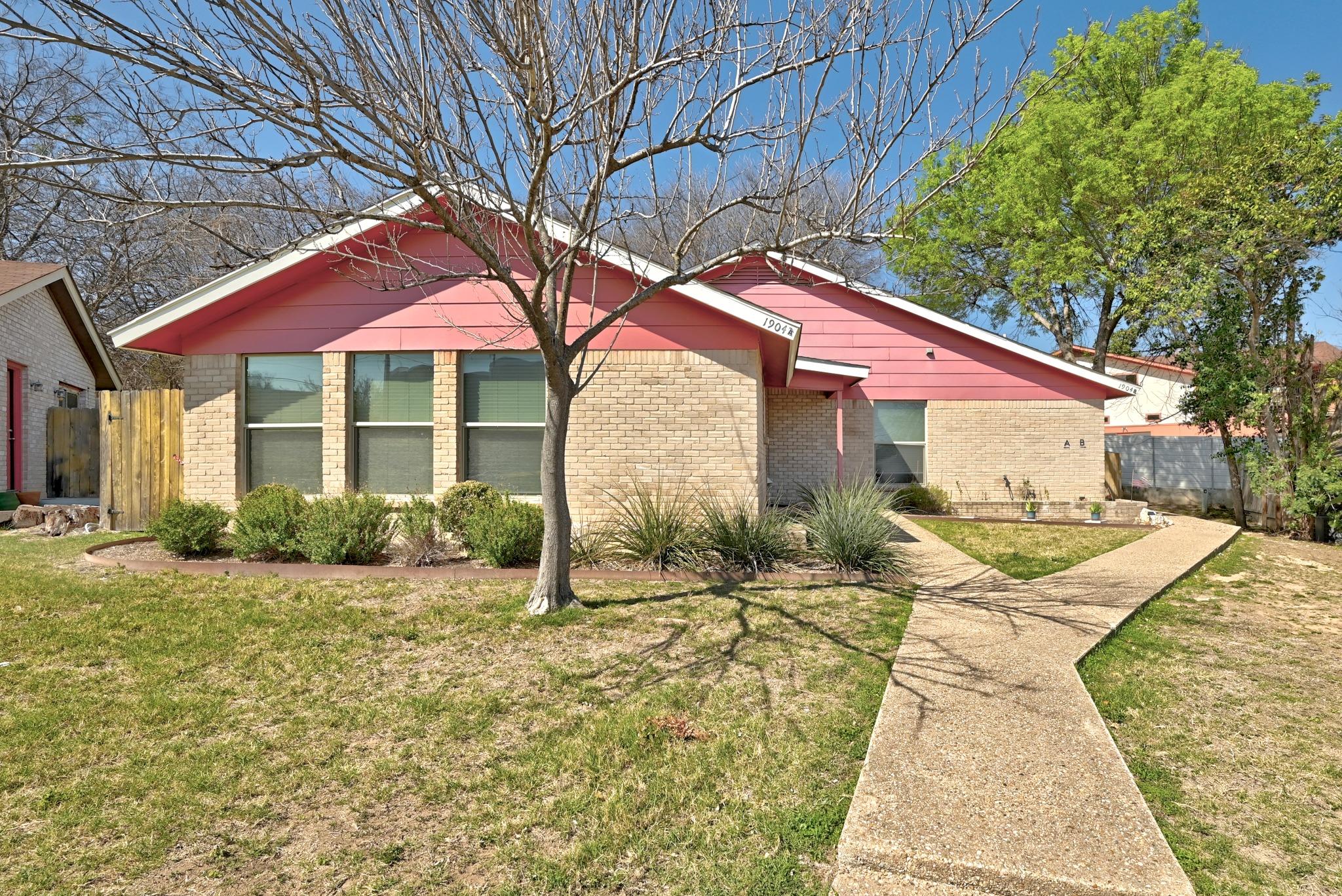 1904 Valley Hill Cir Property Photo 2