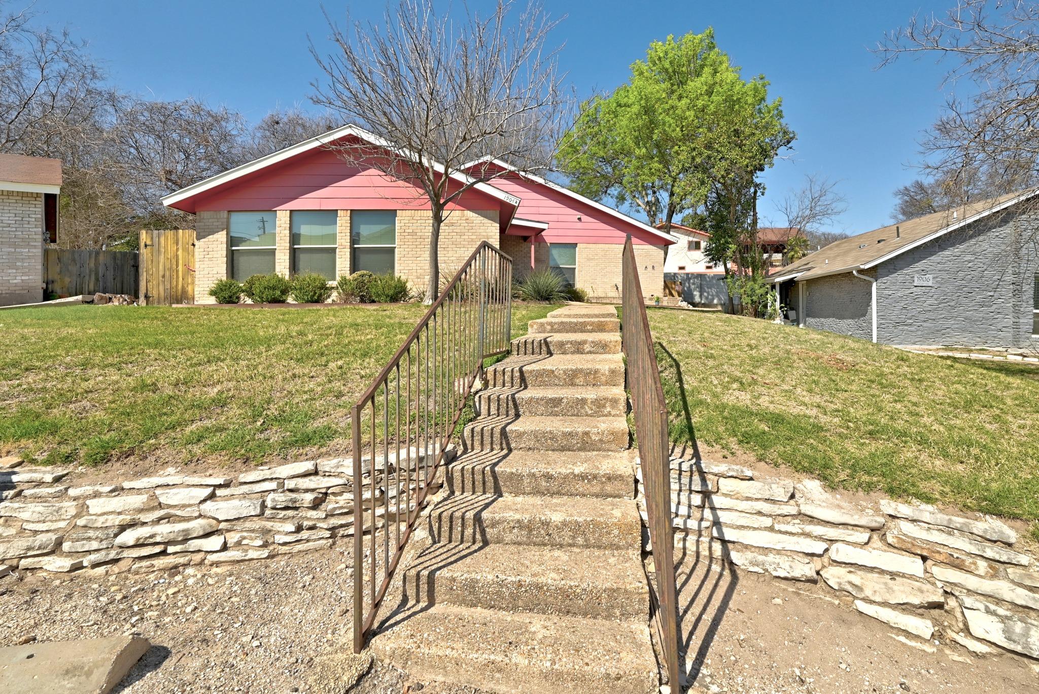 1904 Valley Hill Cir Property Photo 4
