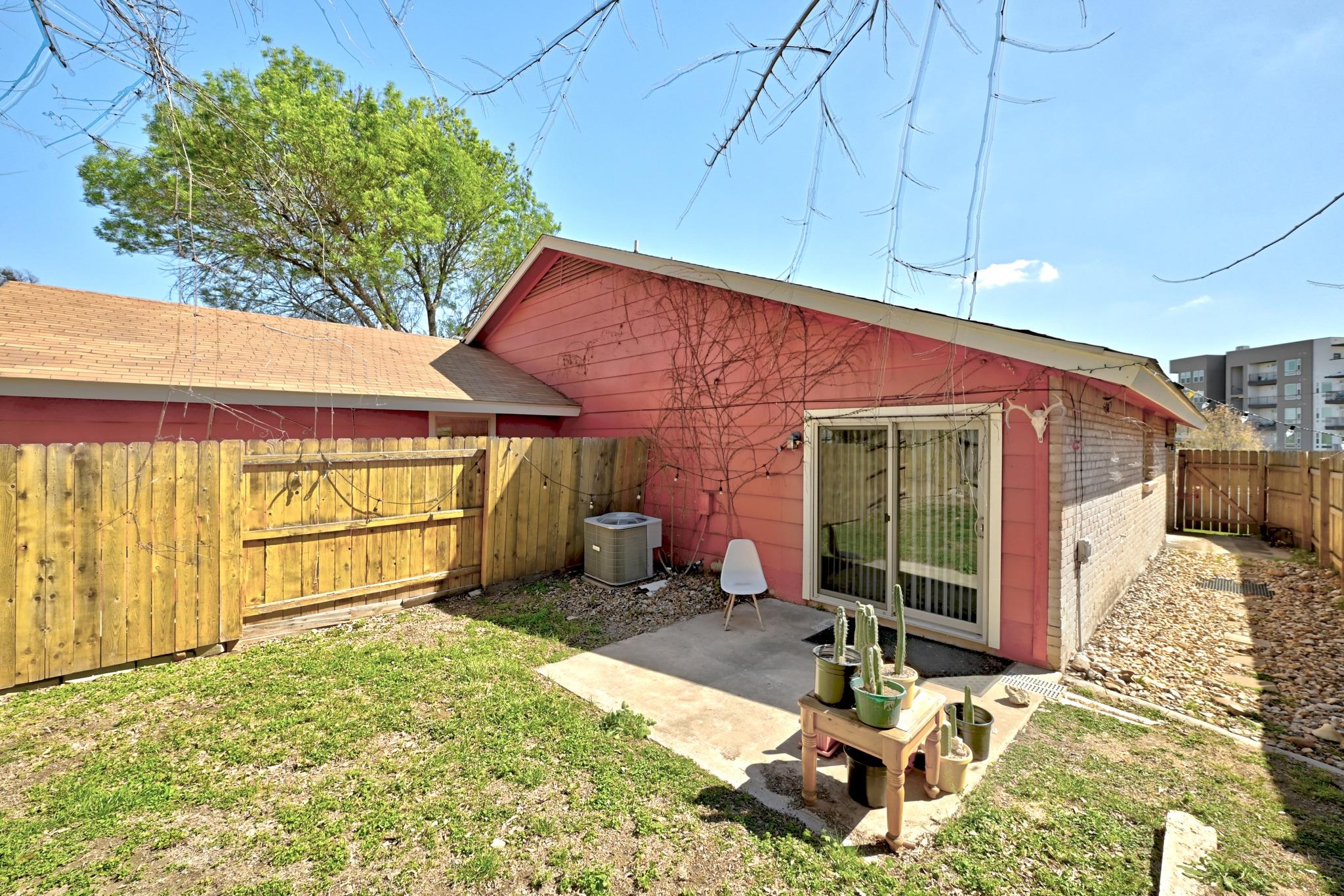 1904 Valley Hill Cir Property Photo 21