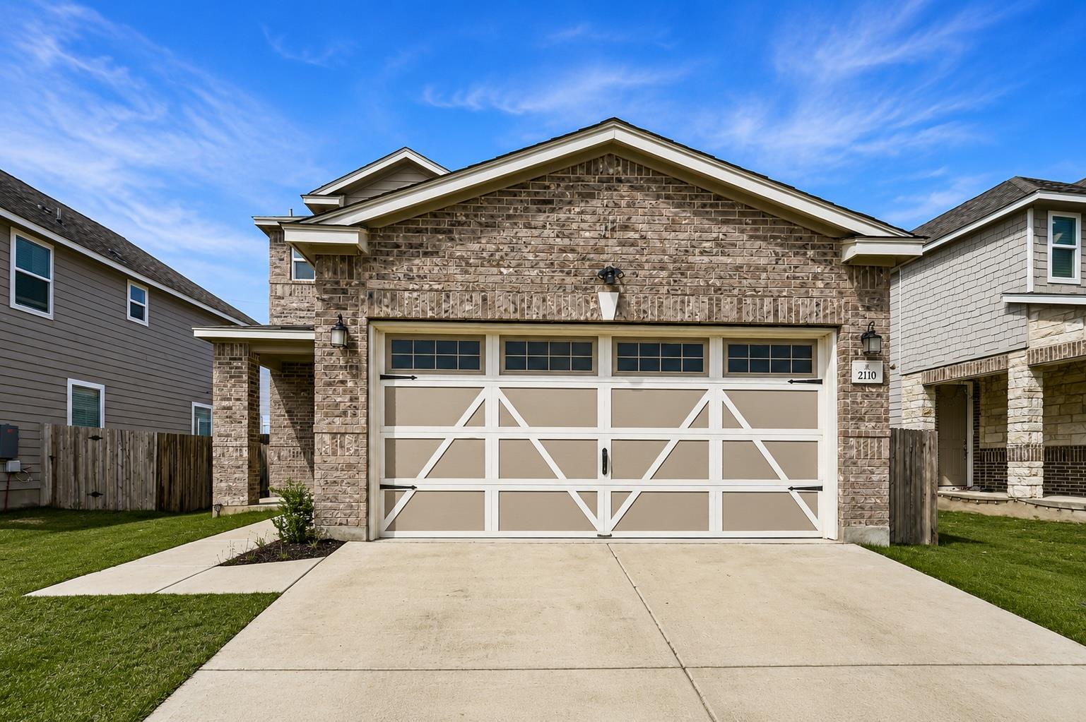 2110 Goji Ln Property Photo 2