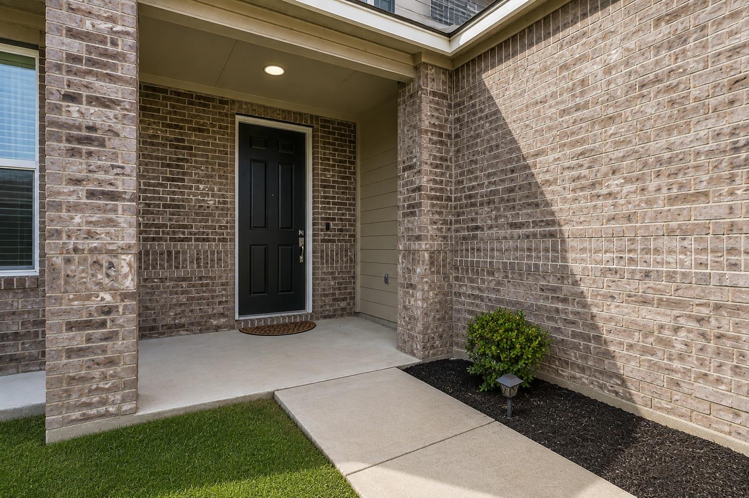 2110 Goji Ln Property Photo 3
