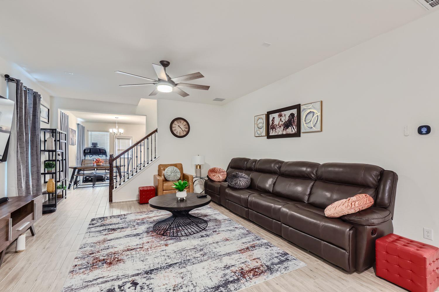 2110 Goji Ln Property Photo 6