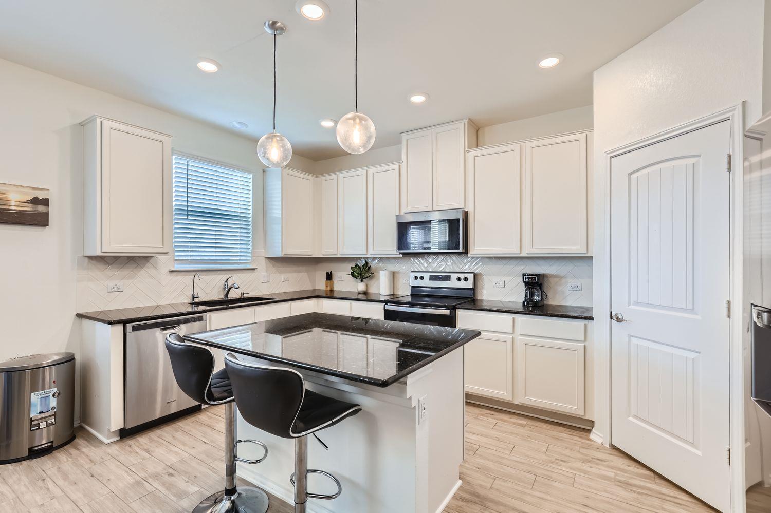 2110 Goji Ln Property Photo 8