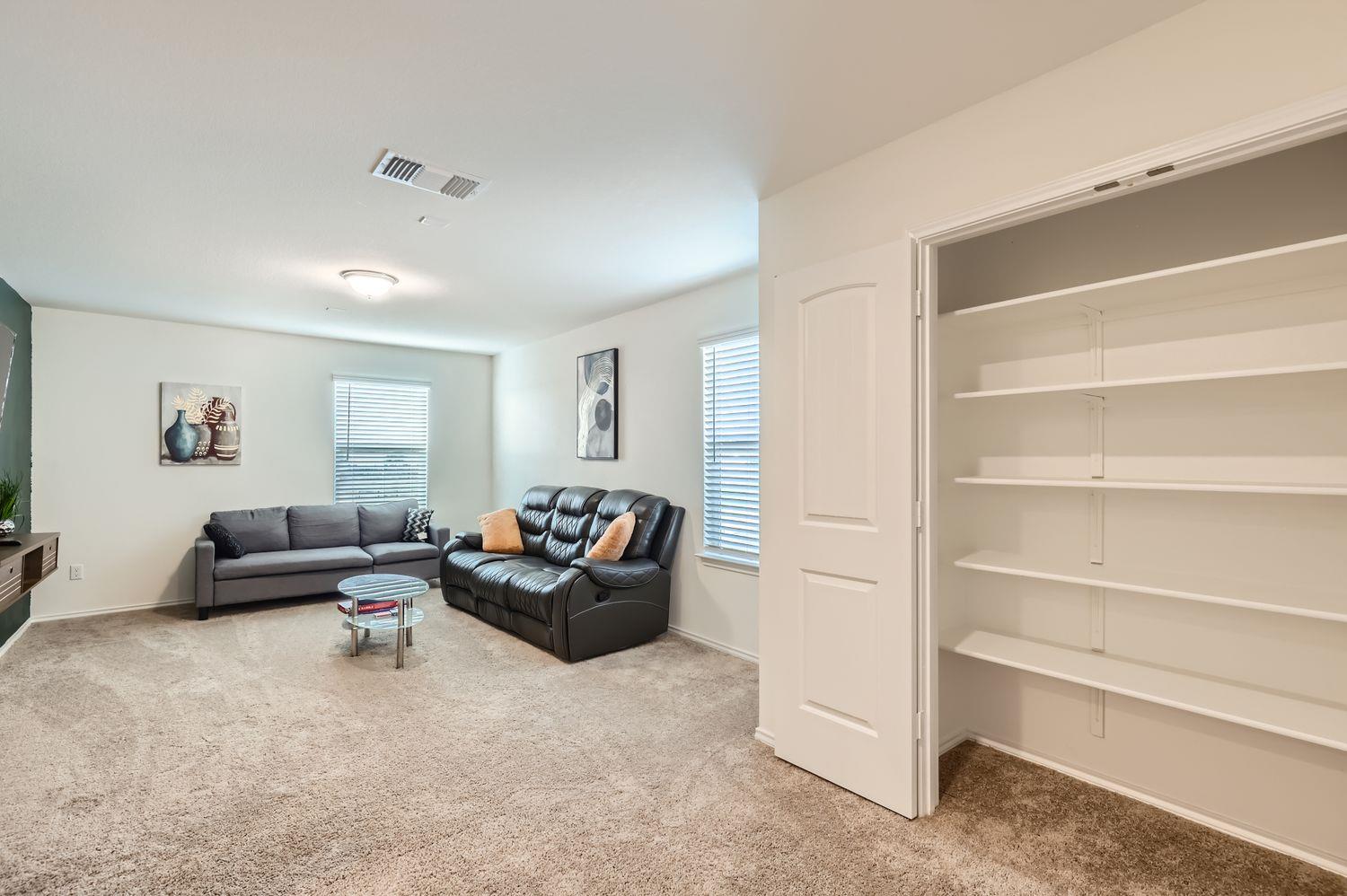 2110 Goji Ln Property Photo 17