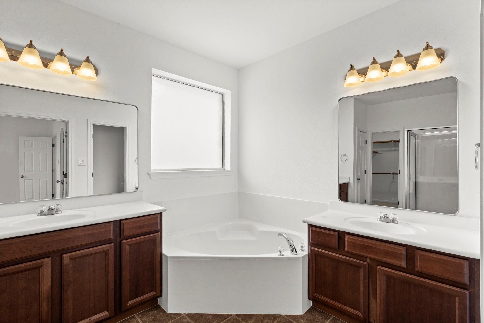 14505 Broadwinged Hawk Dr Property Photo 6