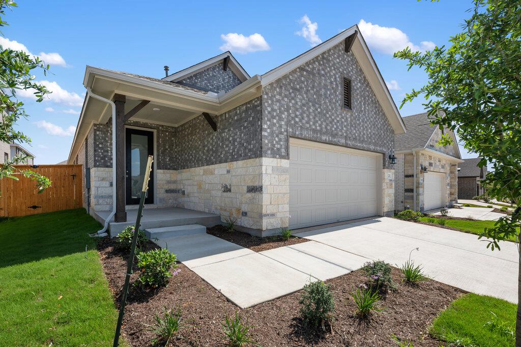 121 Knockout Rose Dr Property Photo 2