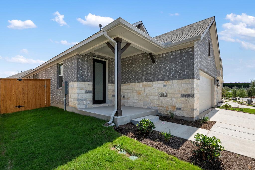 121 Knockout Rose Dr Property Photo 3