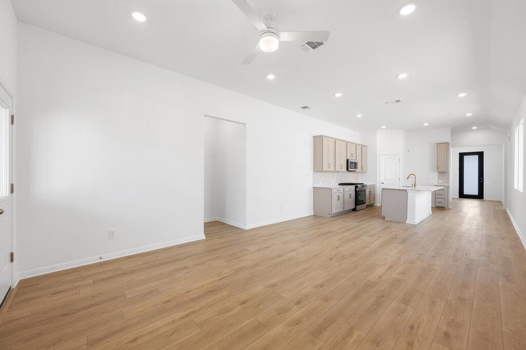 121 Knockout Rose Dr Property Photo 18