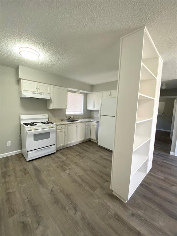 404 Swanee Dr #b Property Photo 2