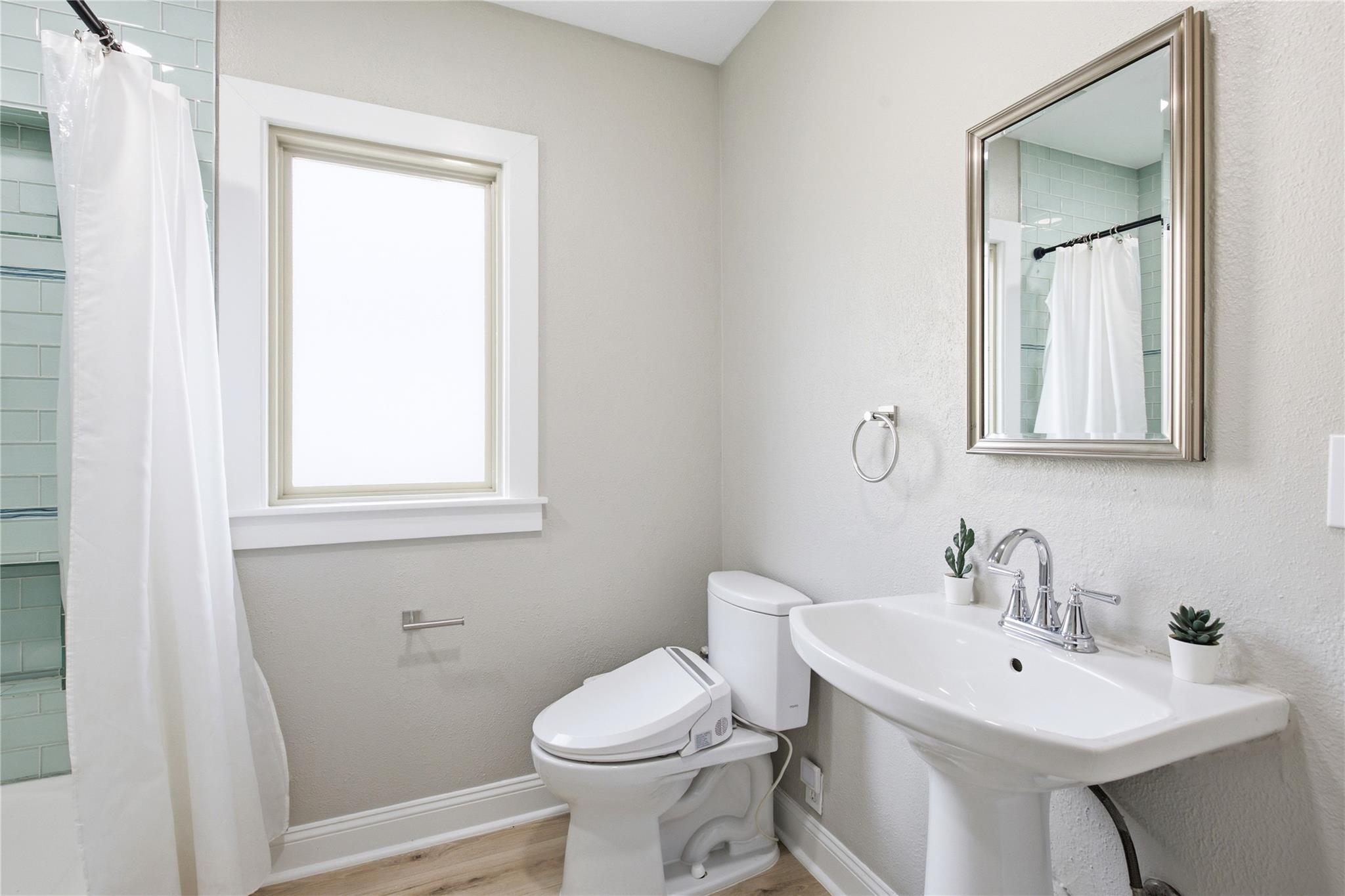 3909 Willbert Rd Property Photo 23