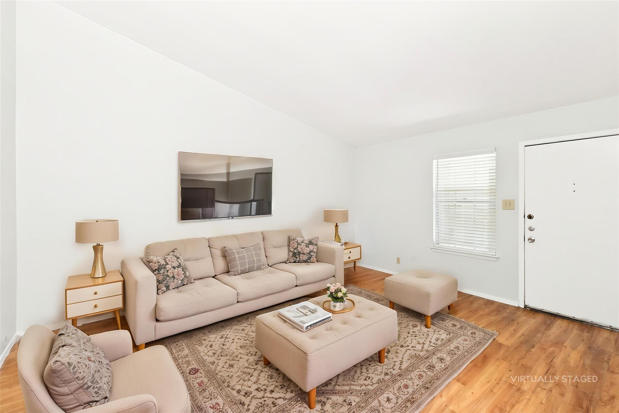 1918 Nicole Cir #b Property Photo 2