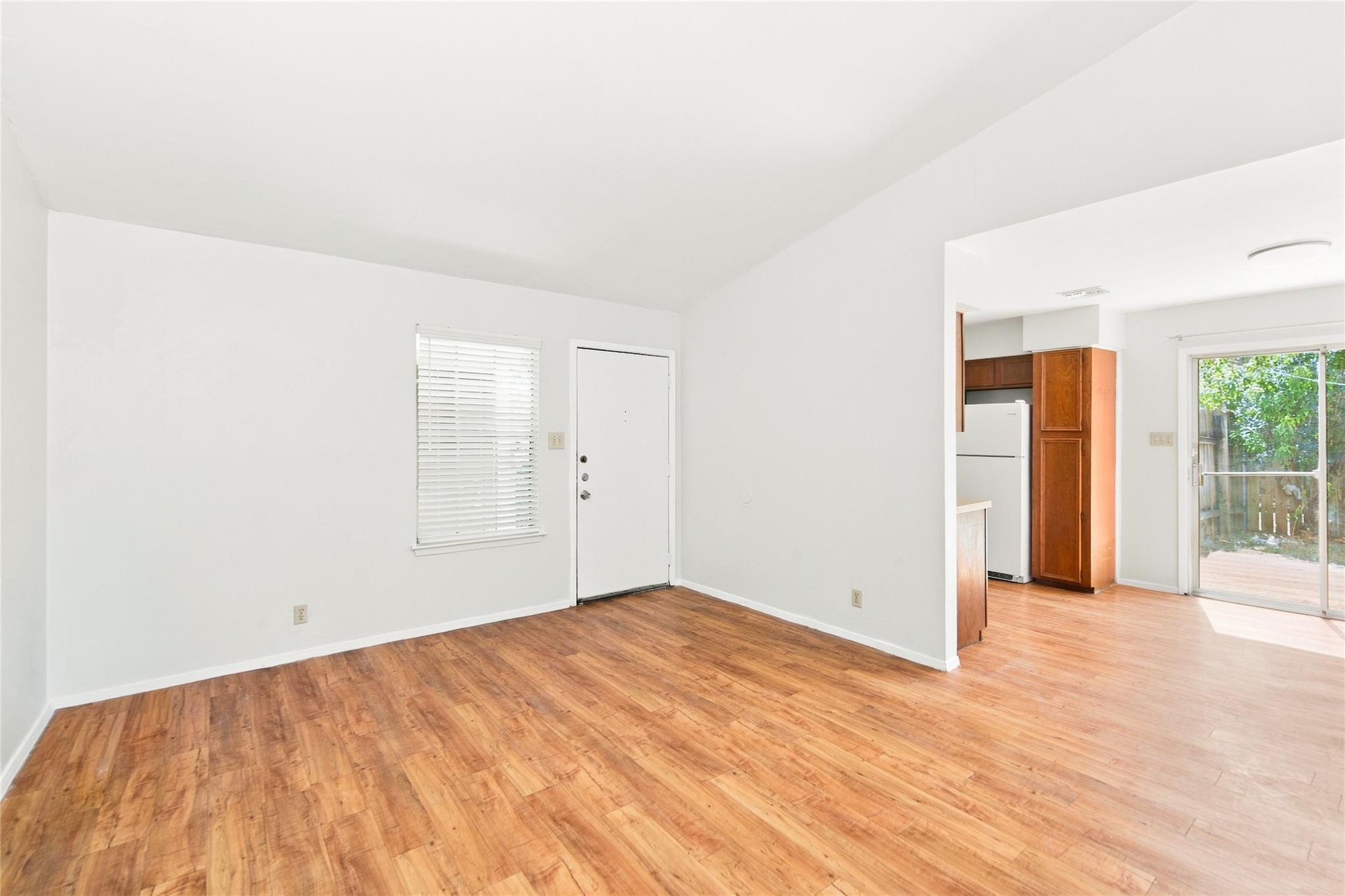 1918 Nicole Cir #b Property Photo 6