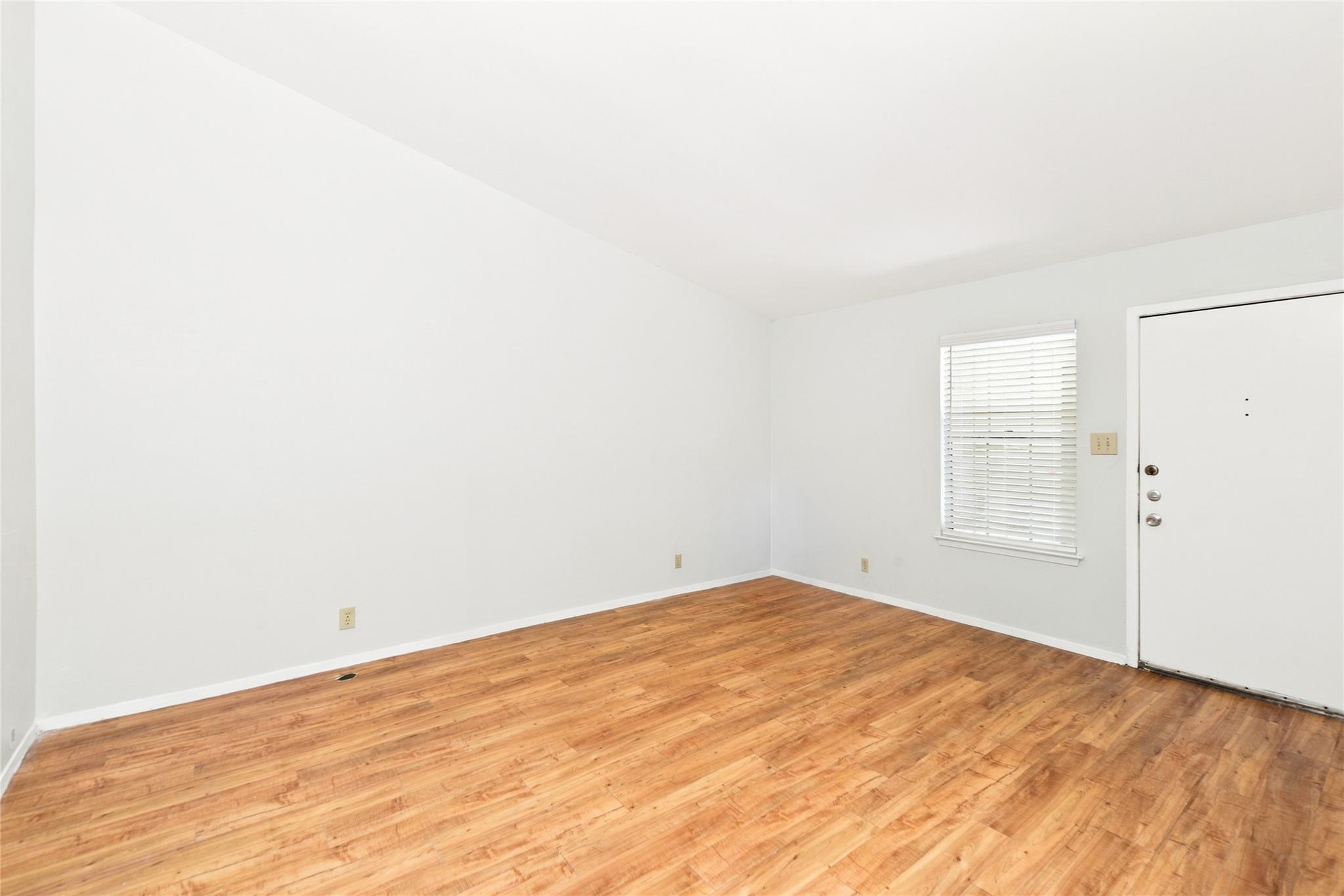 1918 Nicole Cir #b Property Photo 7