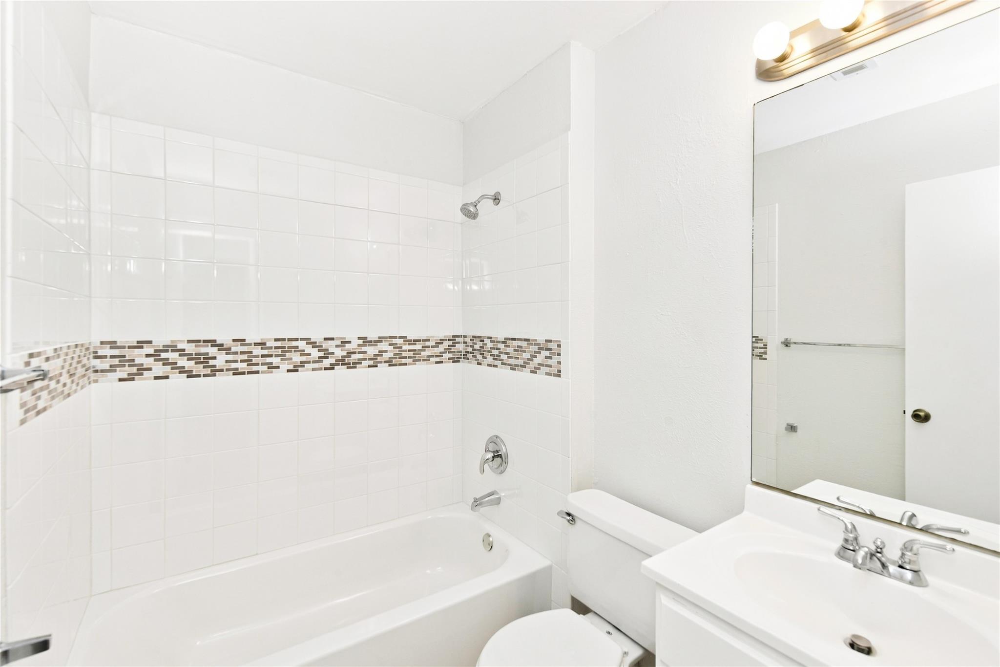 1918 Nicole Cir #b Property Photo 13