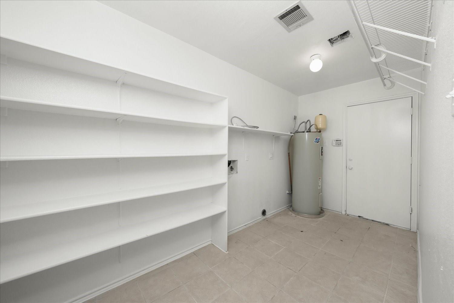 1811 Continental Pass Property Photo 16