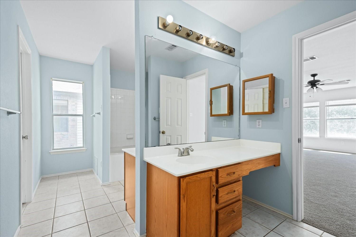 1811 Continental Pass Property Photo 21