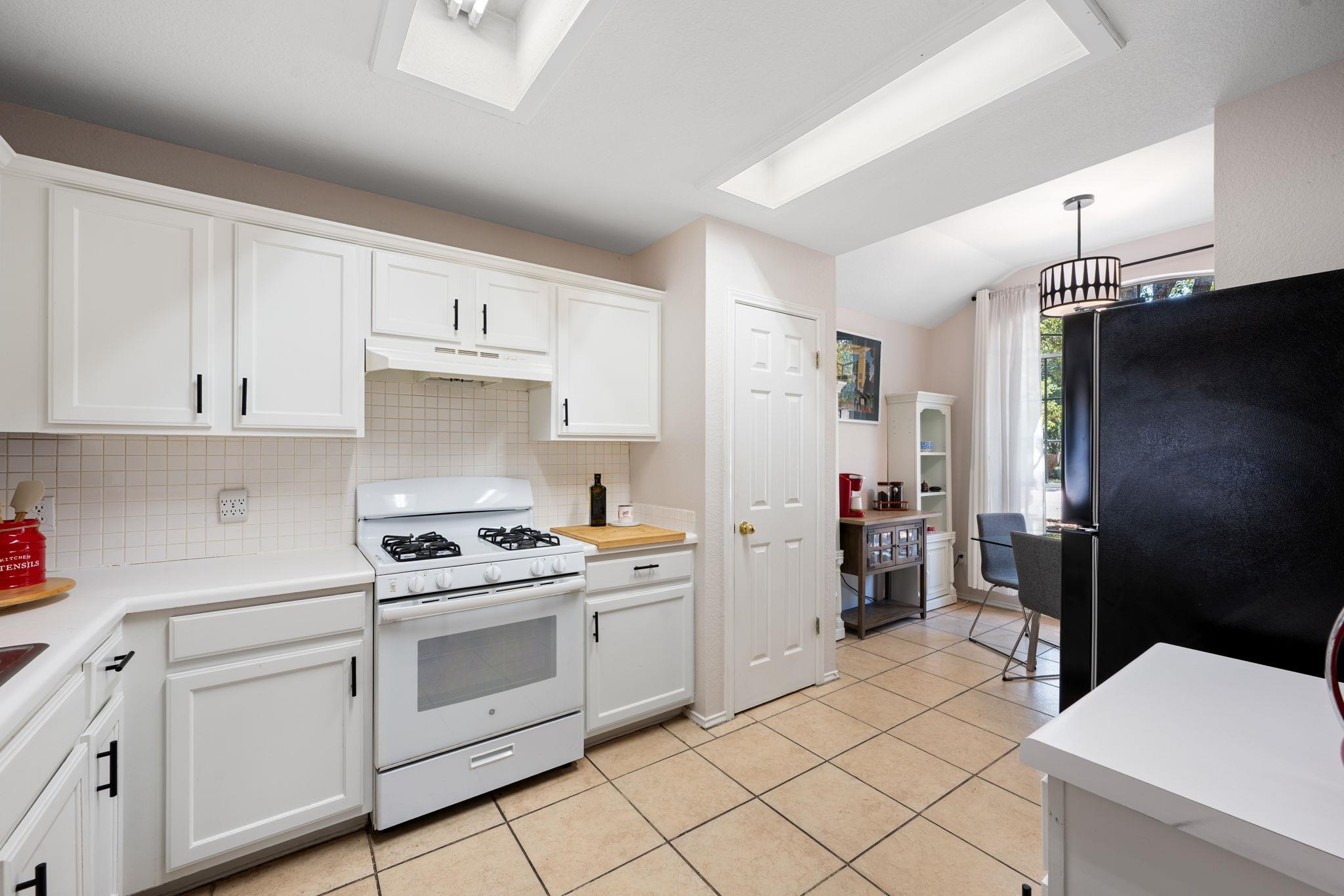 1606 Academy Pl Property Photo 8