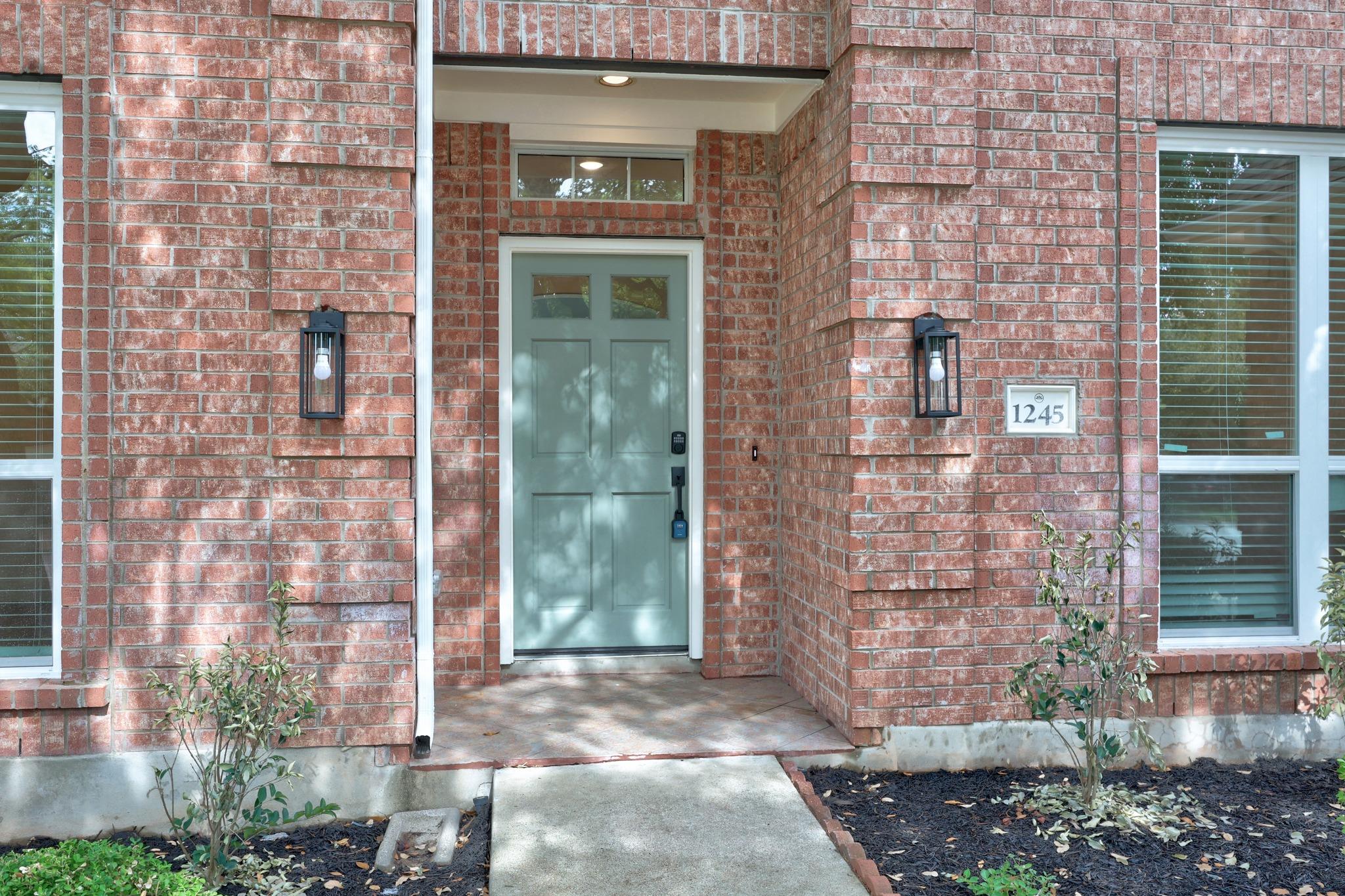 1245 Lacey Oak Loop Property Photo 4