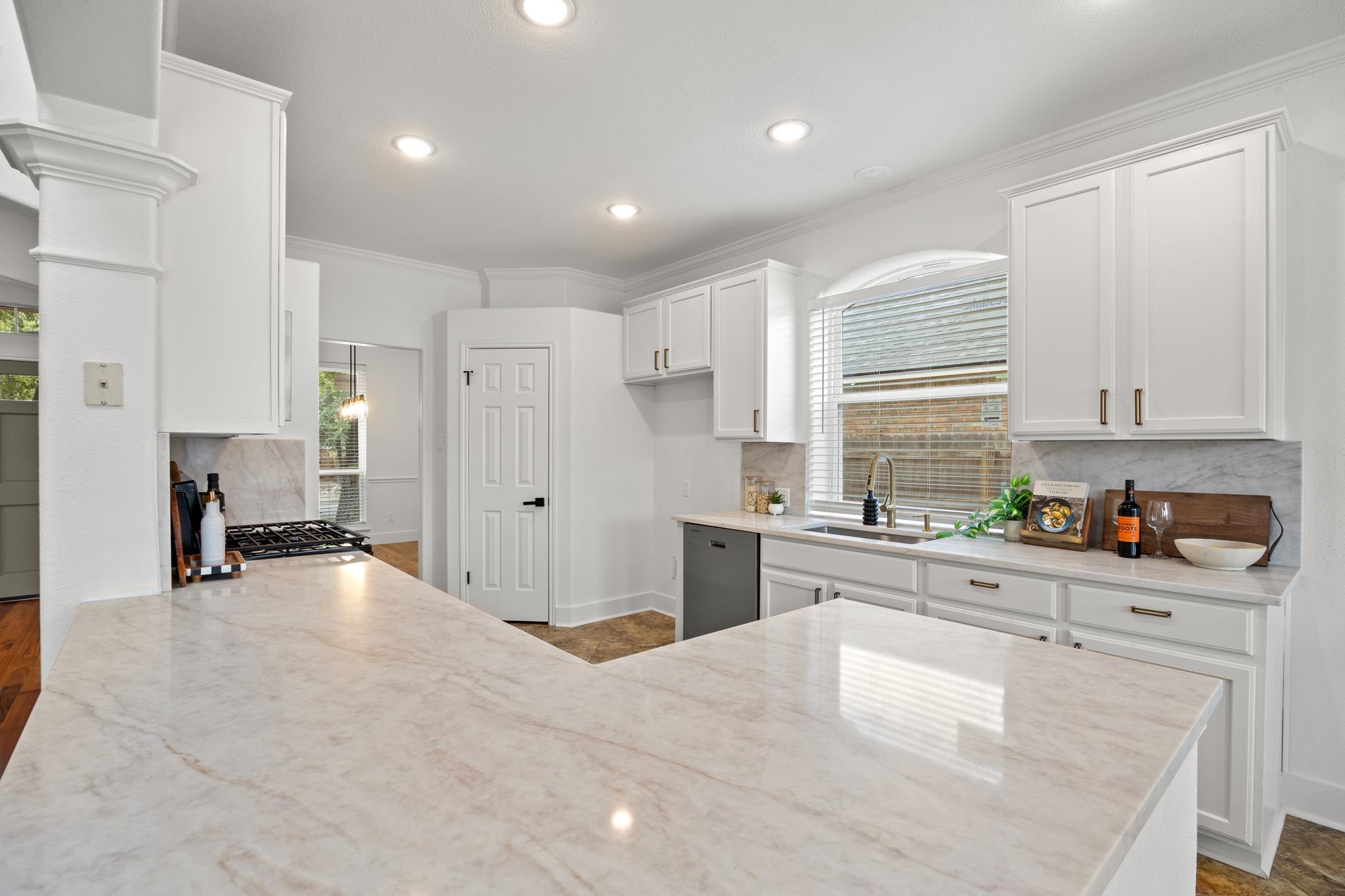 1245 Lacey Oak Loop Property Photo 9