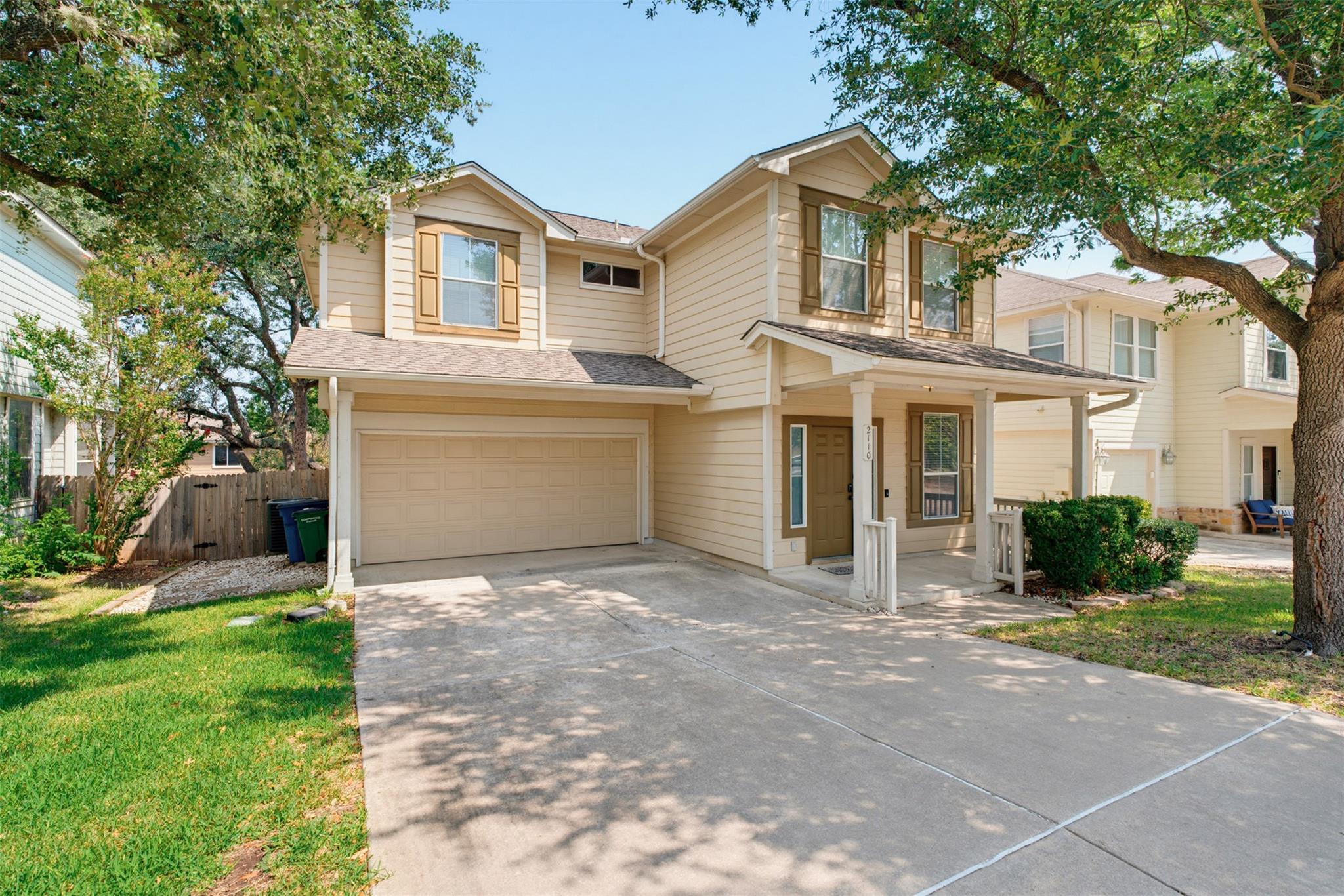 2110 Keepsake Dr Property Photo 1