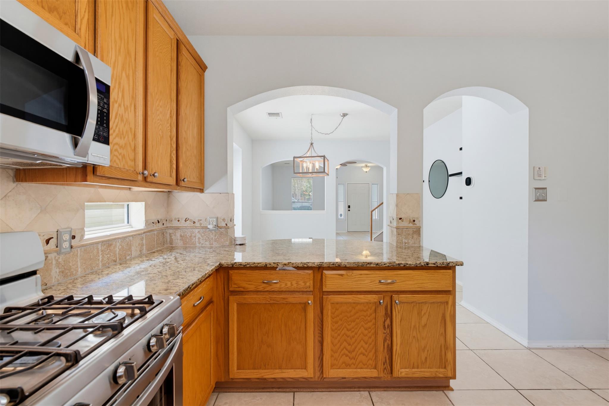 2110 Keepsake Dr Property Photo 6