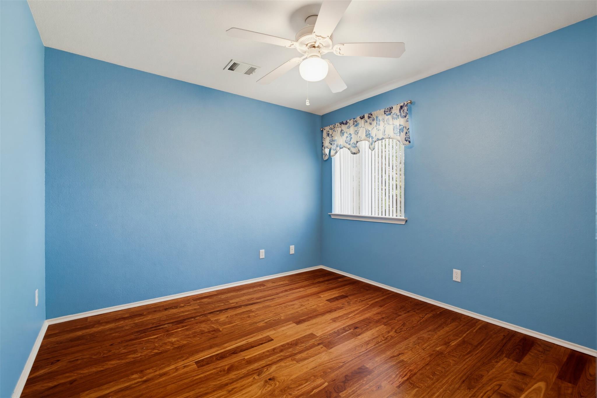 2110 Keepsake Dr Property Photo 12