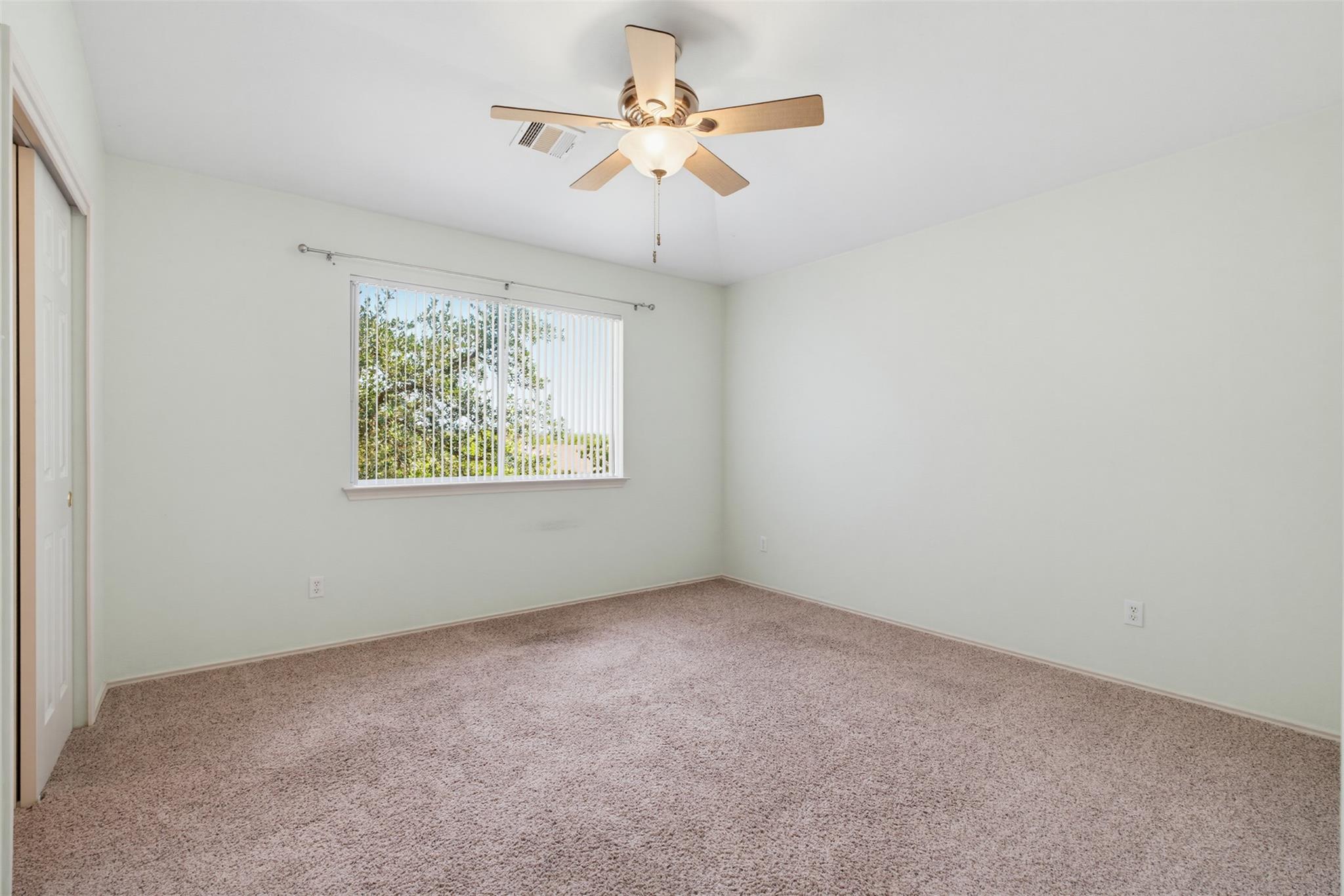 2110 Keepsake Dr Property Photo 18