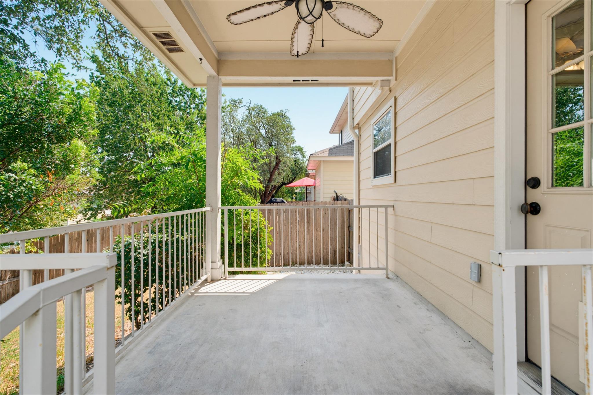 2110 Keepsake Dr Property Photo 22