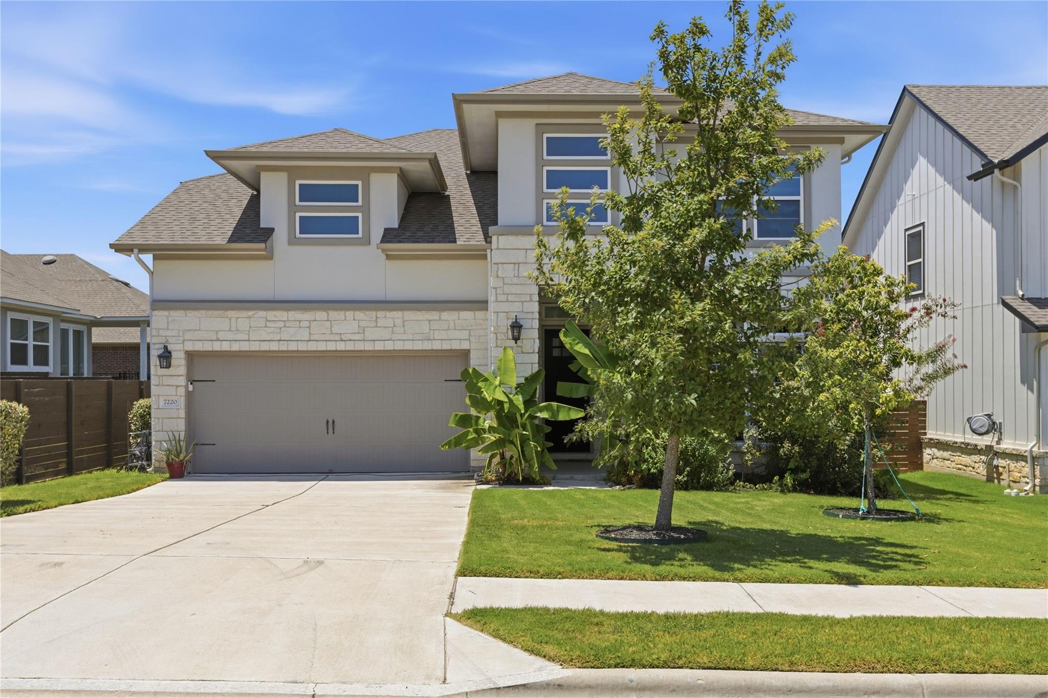 7220 Poulain Dr Property Photo 4