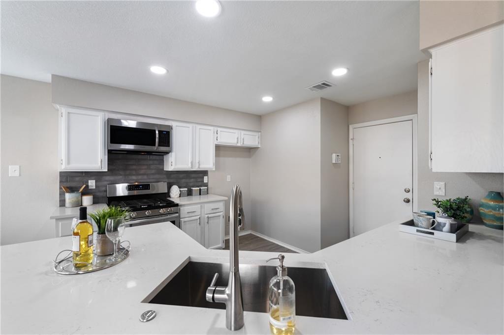 12804 Modena Trl Property Photo 3